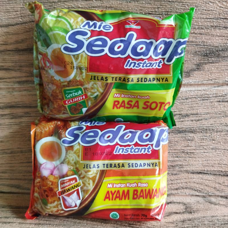 

Mie Sedap rebus soto, ayam bawang