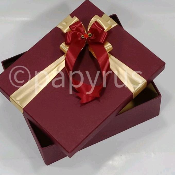 

Miliki Papyrus 22,5x27,5 Tinggi 10cm Kotak Kado Gift Box ..