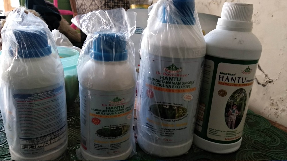 Pupuk Hormon Hantu 250 Ml (tutup Biru)