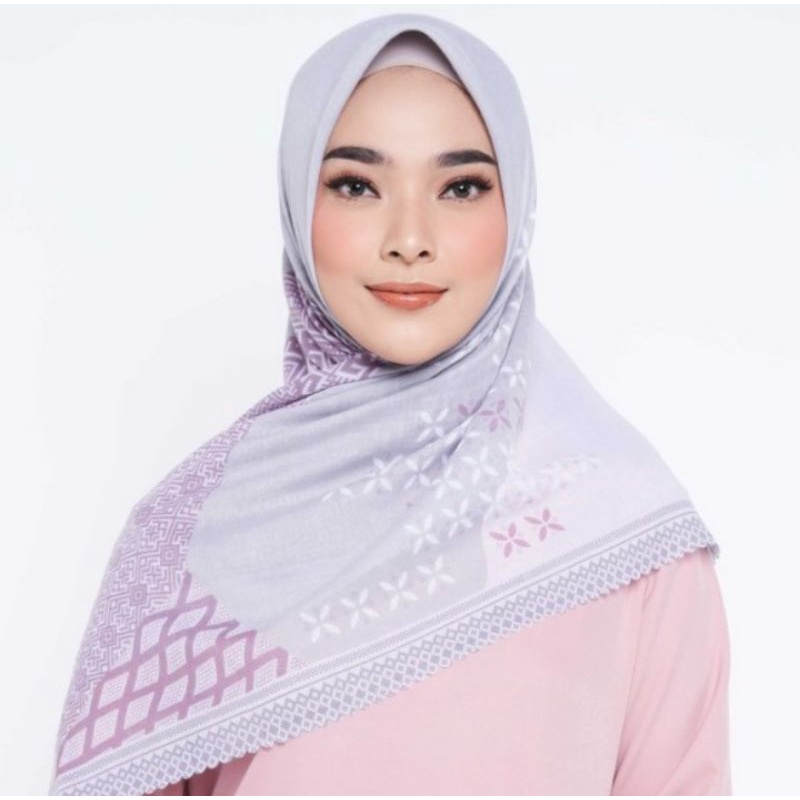 ZM Zaskia Mecca - Hijab toraja mauve scarf kerudung segi empat ultra sonic ungu