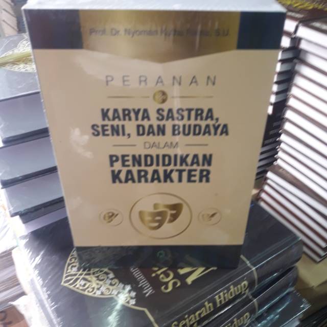 

Peranan karya sastra seni dan budaya