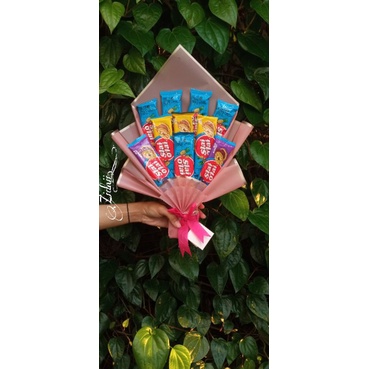 

Buket Snack/Buket Jajan/Buket Slai Olai/Buket wisuda/Buket sidang murah/Free gift card