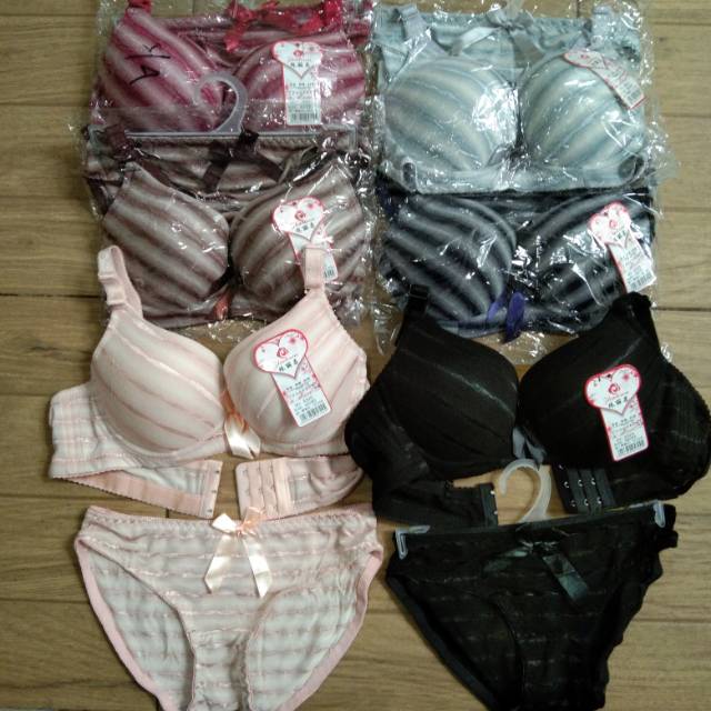 Setelan dalaman bra dan cd