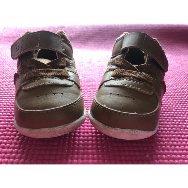 Sepatu sneakers prewalkerToezone oshkosh bigosh sepatu anak laki-laki boots anak sepatu bayi