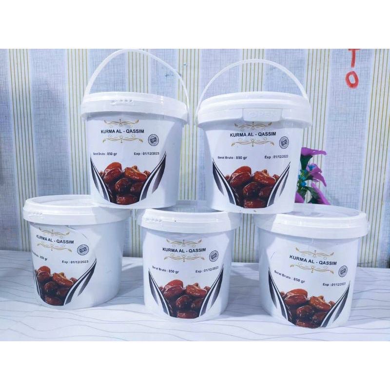 

KURMA AL-QASSIM 850g KEMASAN EMBER / KURMA MANIS FREE PACKING BUBBLE WRAP