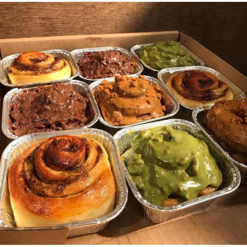 

Cinnamon Roll - MIXED TOPPINGS (BOX ISI 9)