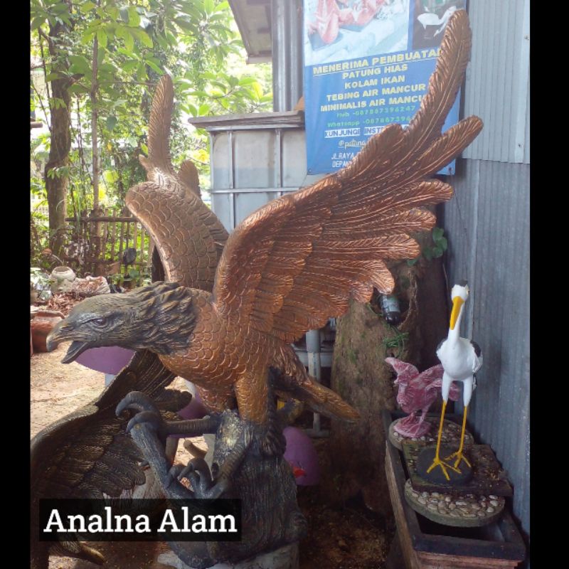 patung burung elang / patung burung garuda