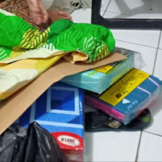 Sprei Lady Rose Tropica - Ukuran 180x200