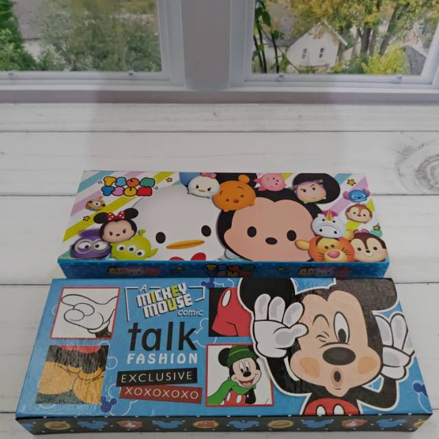 

Kotak Pensil Retro Case Karakter Magnet
