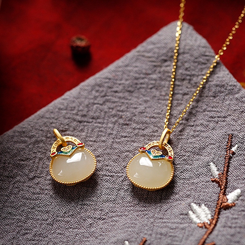 Fancyqube Kalung Liontin Giok Hetian Lapis Emas Gaya Retro Untuk Wanita