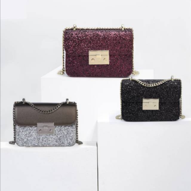 Tas Selempang Charles and Keith Glitter.