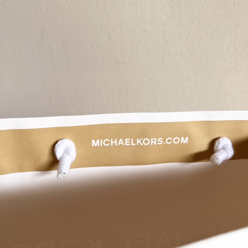 

RB Michael Kors Paper Bag Original Ukuran 30x13x23cm & 38x17x28cm