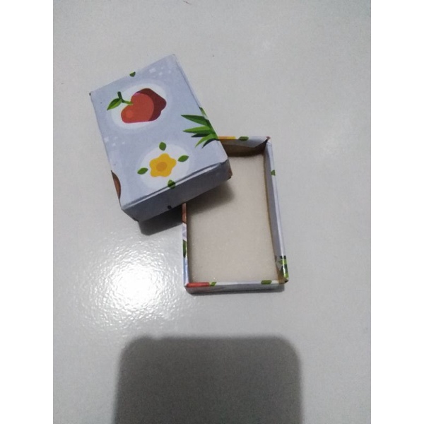

Box kotak kardus