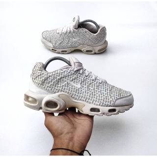 nike air max plus sail