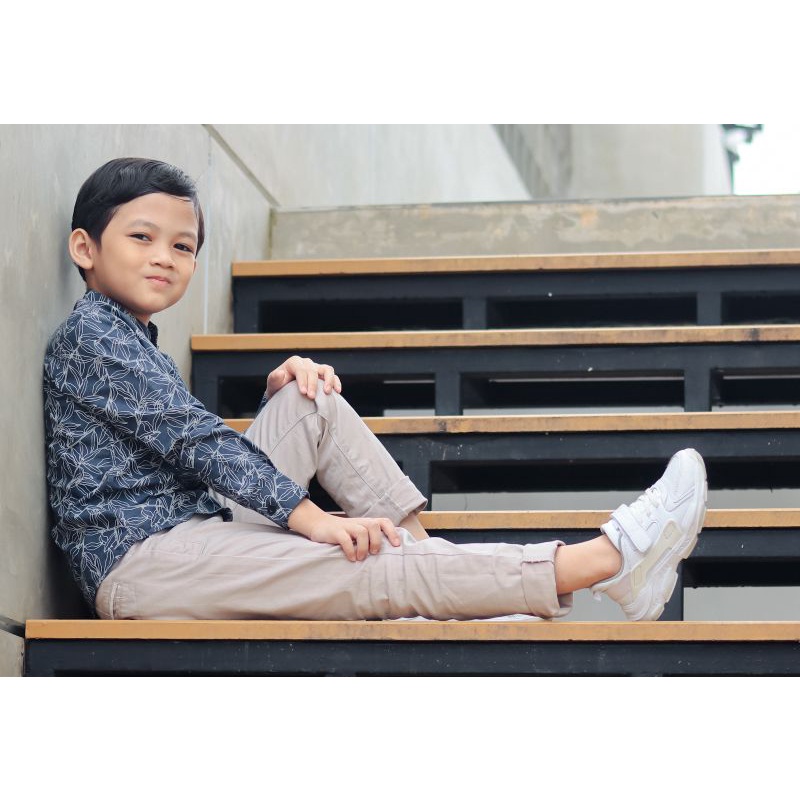 Kemeja Batik Anak Slimfit Motif Casual Warna Abu Abu dan Biru Abu