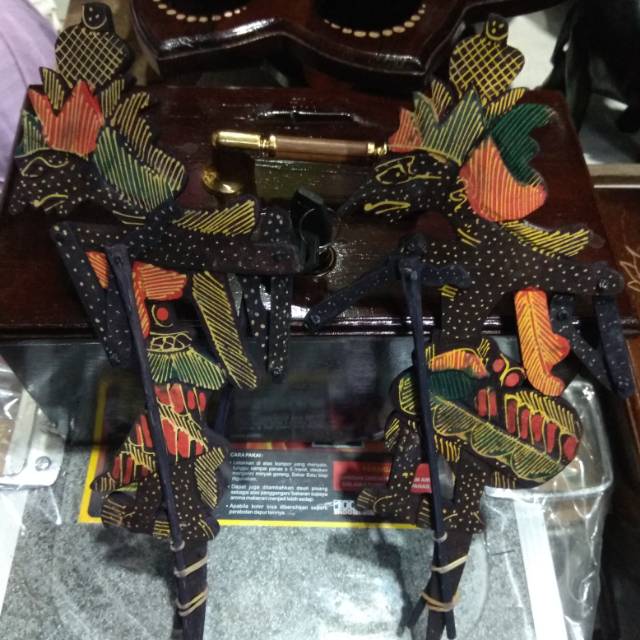 SEPASANG WAYANG RAMA SHINTA UKURAN L 40 x 14 cm BAHAN KAYU BATIK - SOUVENIR DEKORASI MURAH JOGJA