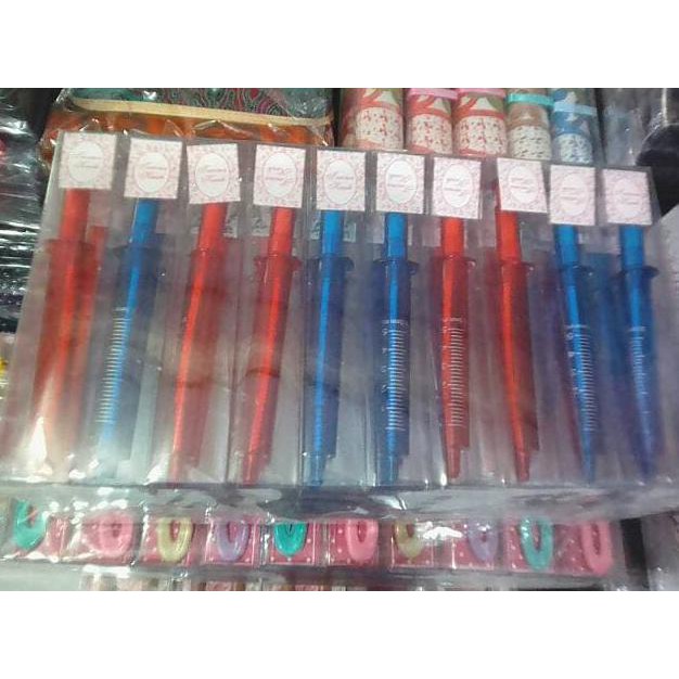 

Souvenir Pernikahan Unik Pulpen Suntikan