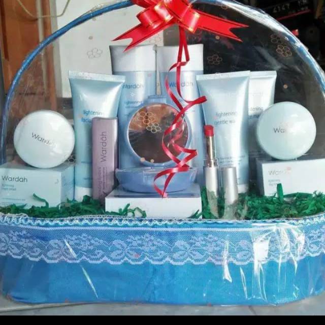 Paket seserahan wardah lightening mewah