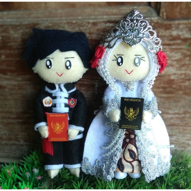 Boneka Flanel Kera Sakti IKSPI dan Kebaya Putih