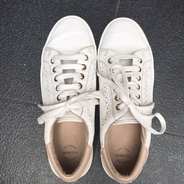Preloved Sepatu Pull n Bear / pull & bear