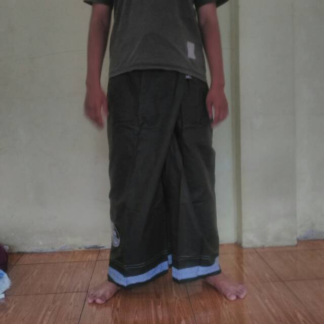 Sarung celana hijau army polos
