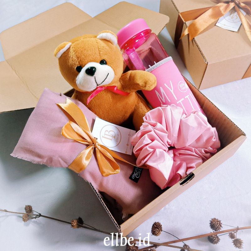 

HAMPERS KADO ULTAH HIJAB