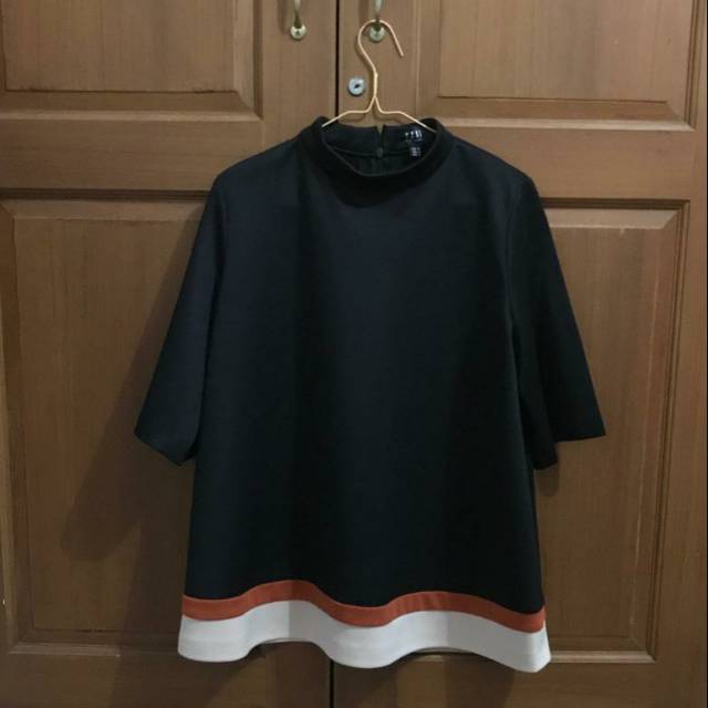 

Atasan Brand SUKI THE LABEL
