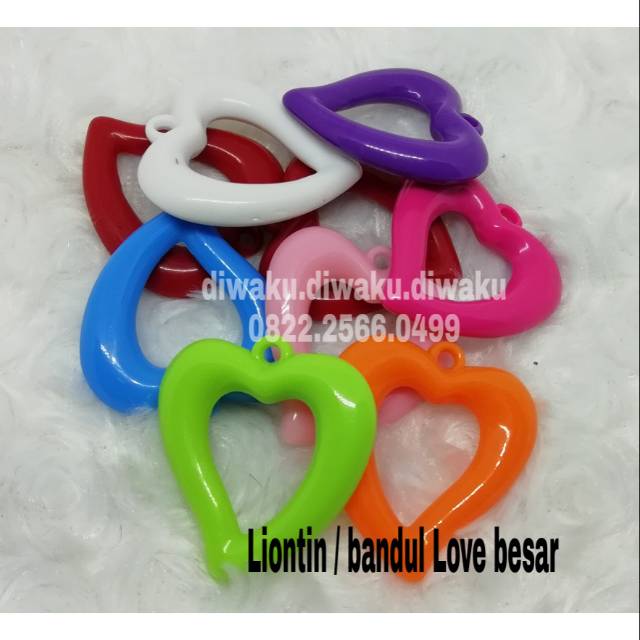 Mote liontin bandul Love besar