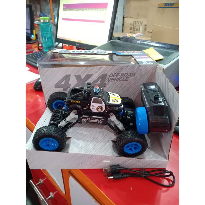 Mobil Remote Jeep Crawler Polisi