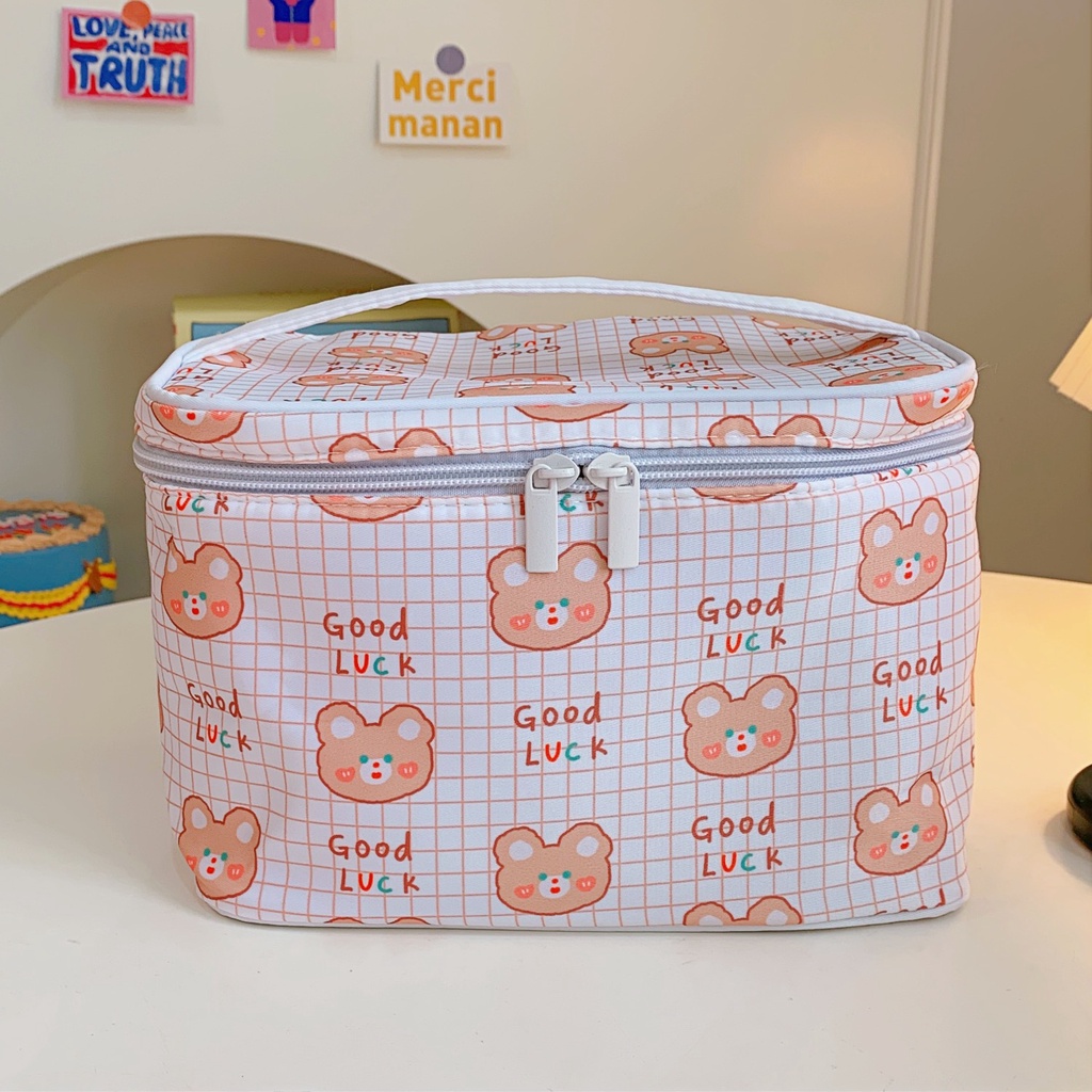 𝙈𝙖𝙠𝙚 𝙐𝙥 𝙋𝙤𝙪𝙘𝙝 Berkarakter Lucu dan Manis