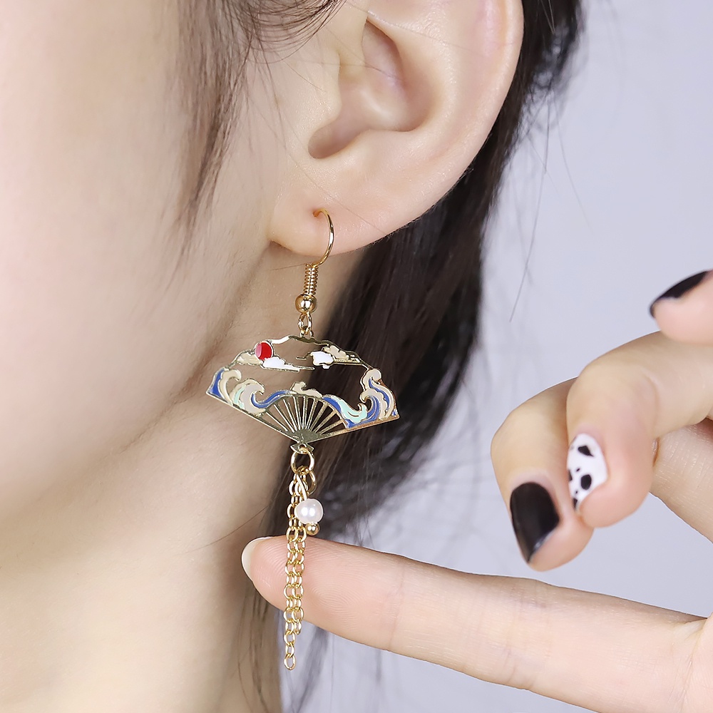 Anting Rumbai Bentuk Hollow Bahan Metal Gaya China Untuk Wanita