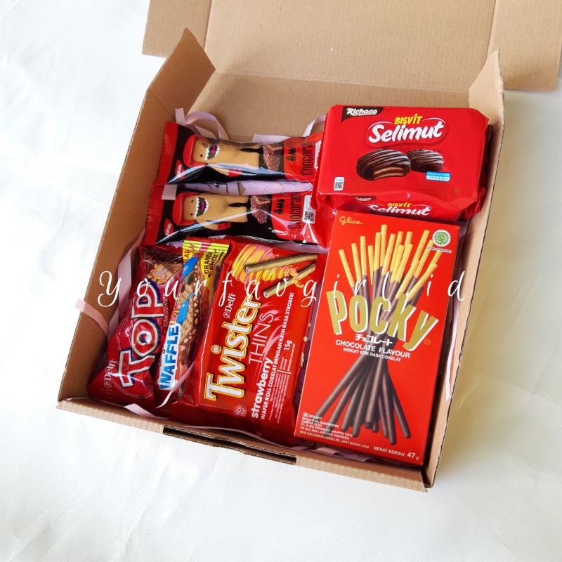 

Snack Box Red/Giftbox Red/Hadiah Ultah/Hadiah Wisuda/Hadiah Sempro