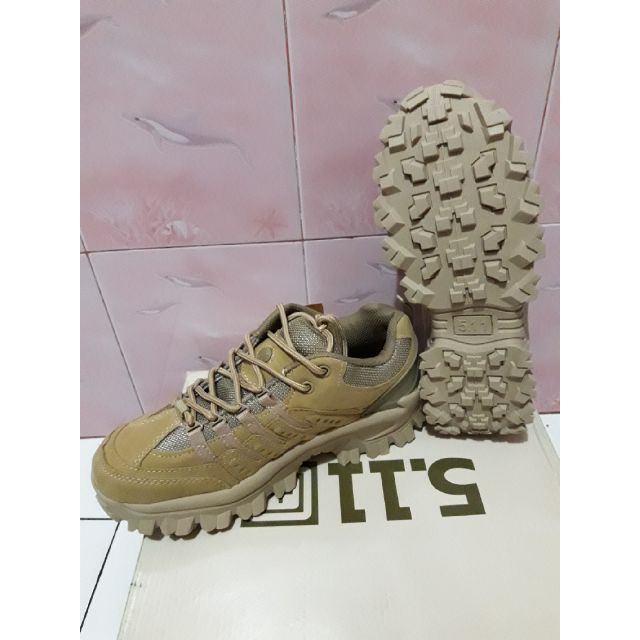 SEPATU KETS 511