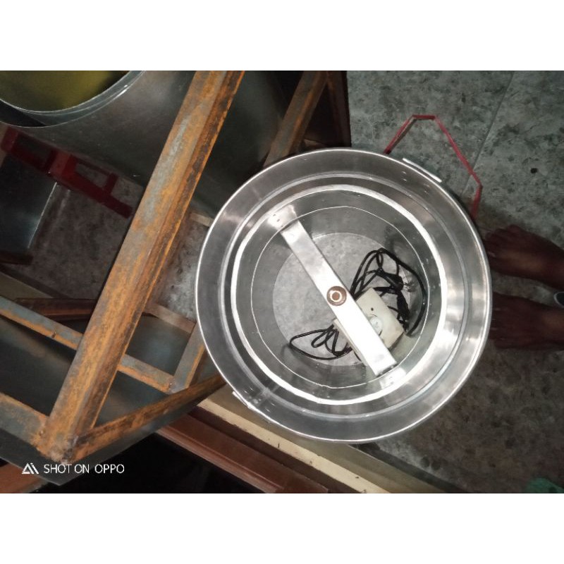 Spiner peniris minyak goreng