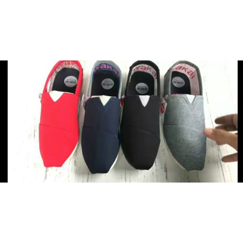Sepatu WAKAI slop slip on unisex MOTIF wakai label Vietnam pria wanita terlengkap sepatu Korea sepat