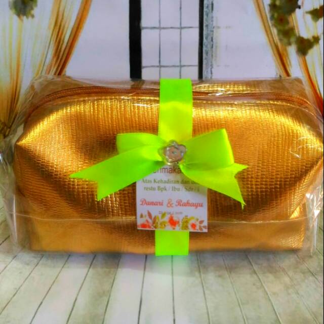 

SOUVENIR POUCH BOXY GOLD GLOSSY ELEGAN