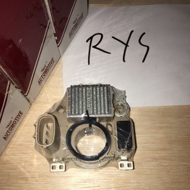 GRAND VITARA, TRACKER SOKET 3 IC REGULATOR ALTERNATOR CAS DINAMO AMPER AMPERE PENGISIAN / SOKET SOCK