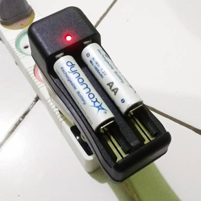 Charger Baterai 2 slot Rechargeable Battery dynamax dekstop AA AAA murah