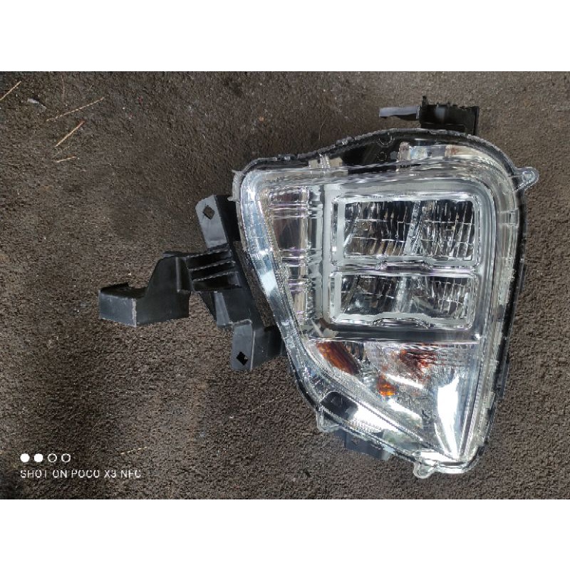 Headlamp Lampu Depan Mitsubishi Xpander Cross