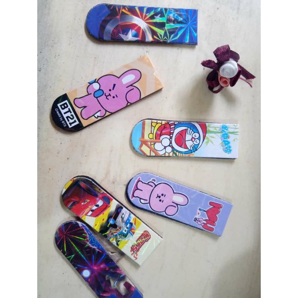 

pembatas buku magnet