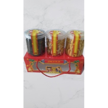 

CNY HAMPERS / IMLEK HAMPERS / CHINESE NEW YEAR HAMPERS / PARCEL KUE KERING / PARSEL SINCIA
