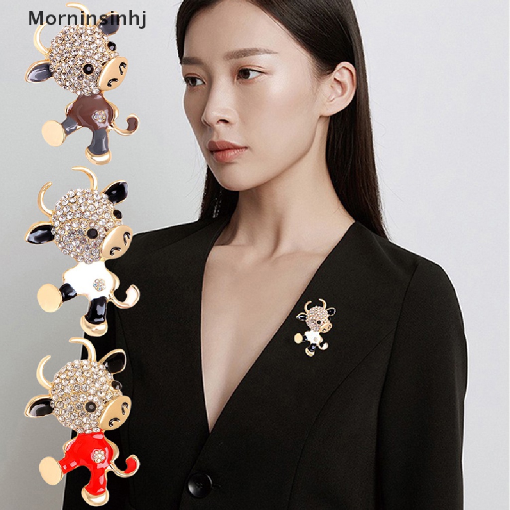 Mornin Baru Enamel Kristal Sapi Bros Cow Kartun Pin Kerah Lencana Wanita Pria Perhiasan id