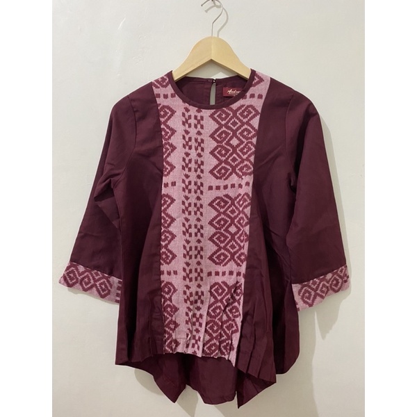 Preloved - Atasan Wanita Motif Etnik