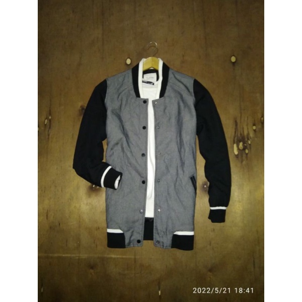 JAKET  NEARBY