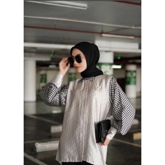 Mono Shirt Khaki S by Vanillahijab Vanilla Hijab
