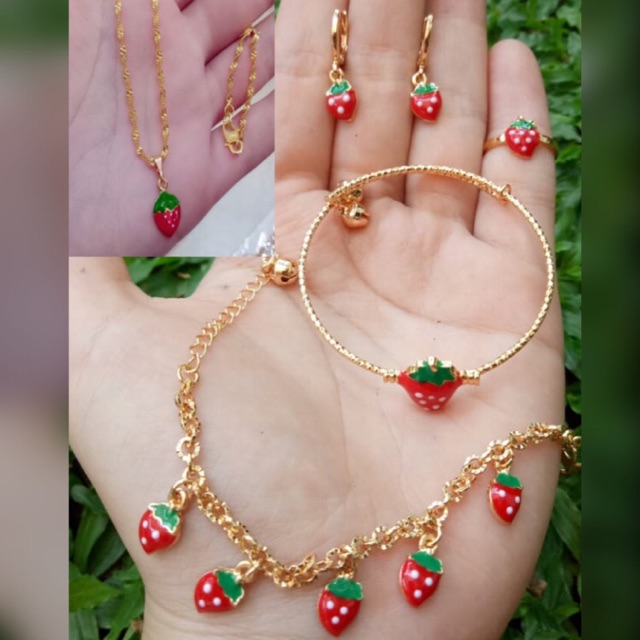 Kalung set anak strawberry xuping