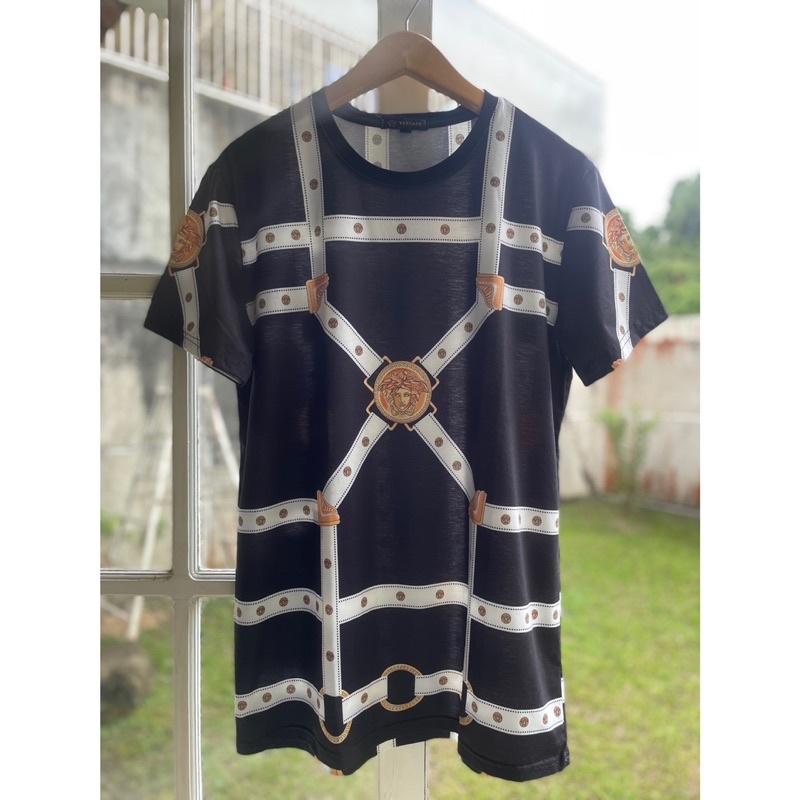 Kaos Tshirt Pria cowok hitam motif versace premium putih gold emas second preloved murah