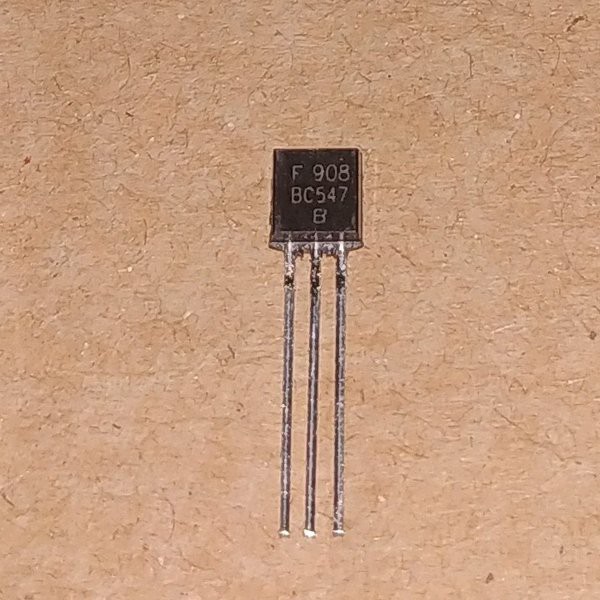 C bc вход. Bc547 корпус. Bc547 транзистор характеристики. Bc547 (или его аналоги);. Транзистор bc547 h27.