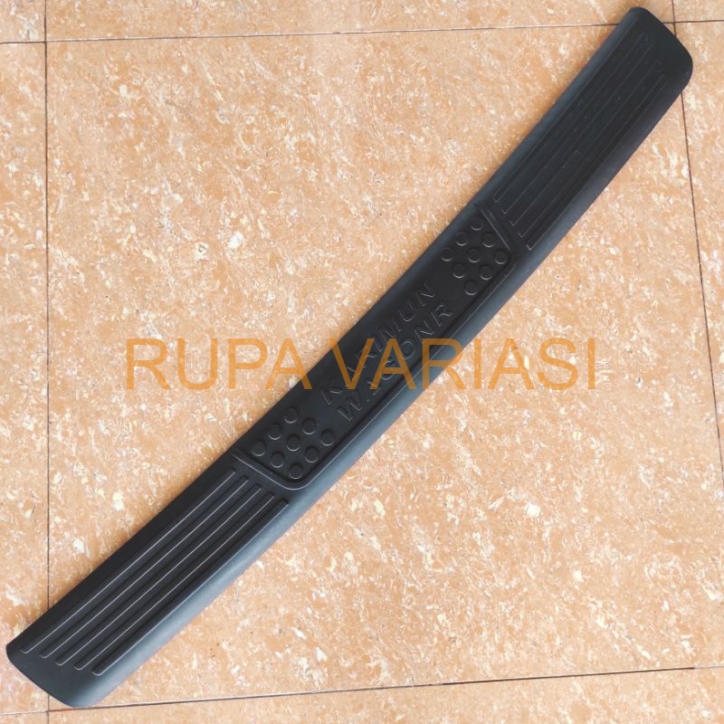 sill plate silplate pintu bagasi belakang suzuki wagon r hitam plastik abs tempel