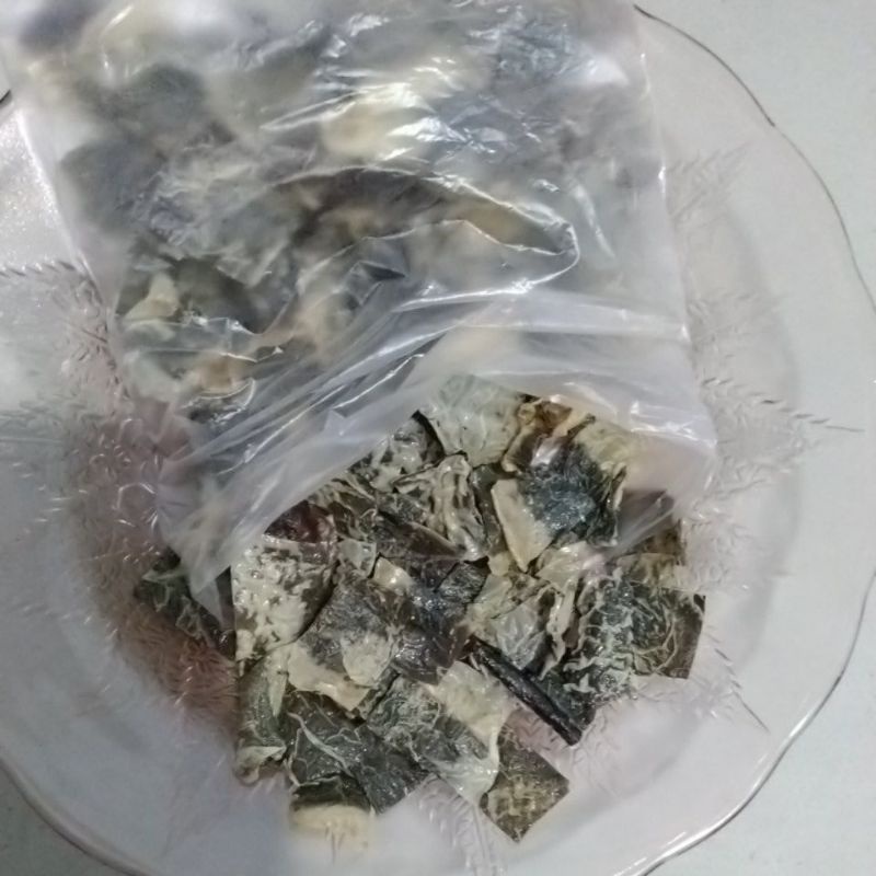 

Ikan Asin Vegetarian / Salty Nori-Tofu Skin (mentah) netto 50 gr